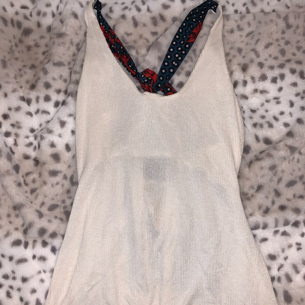 L white ribbed tank top with tie back